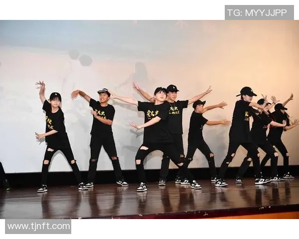 西安街舞队的风格转变与表现分析探讨其得失与未来发展方向