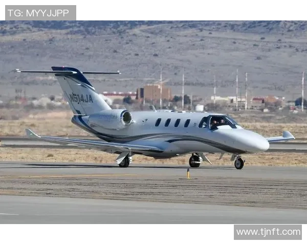 足球明星的奢华生活揭秘私人飞机背后的故事与魅力